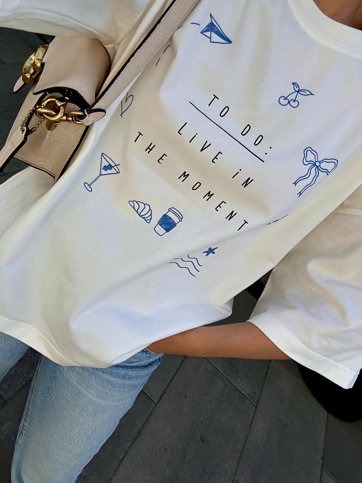T-shirt Live In The Moment